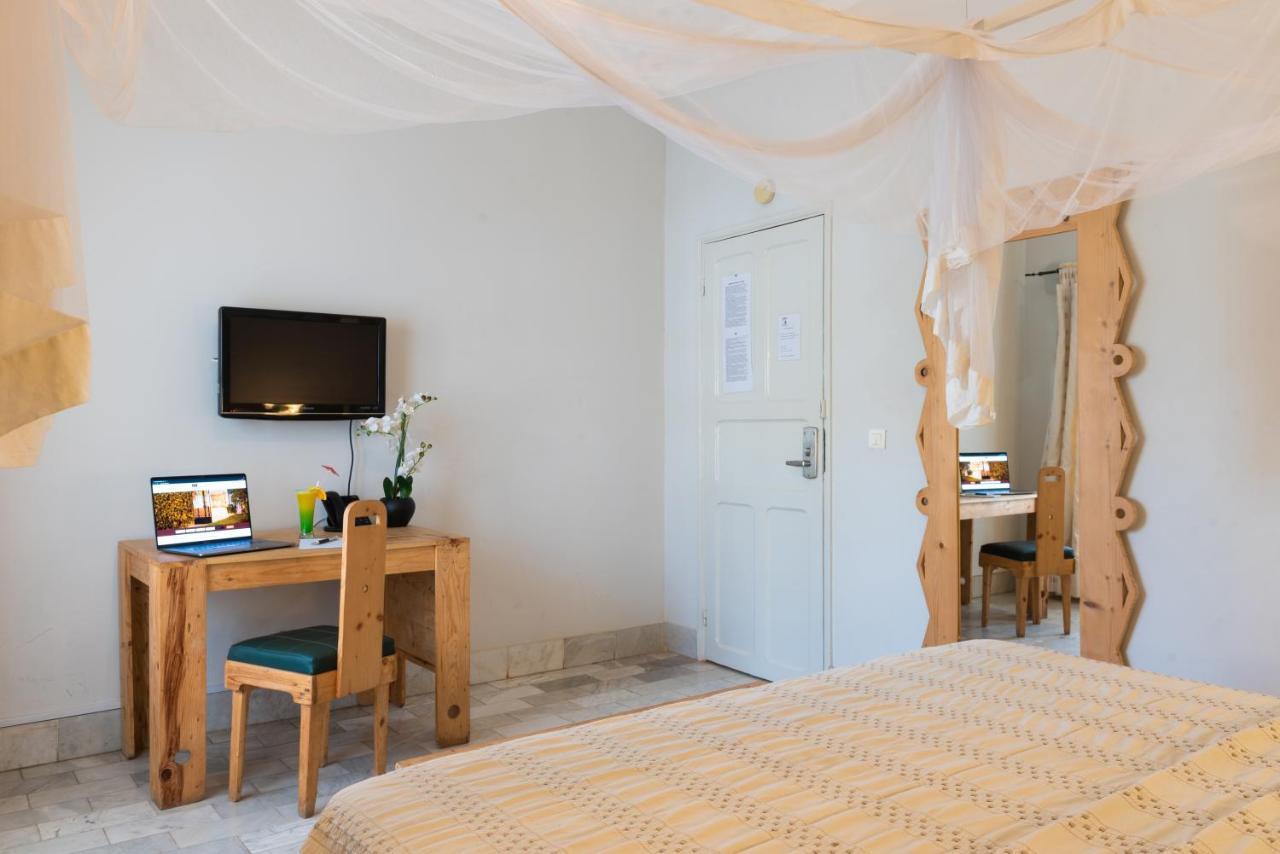 דקר Le Lodge Des Almadies מראה חיצוני תמונה