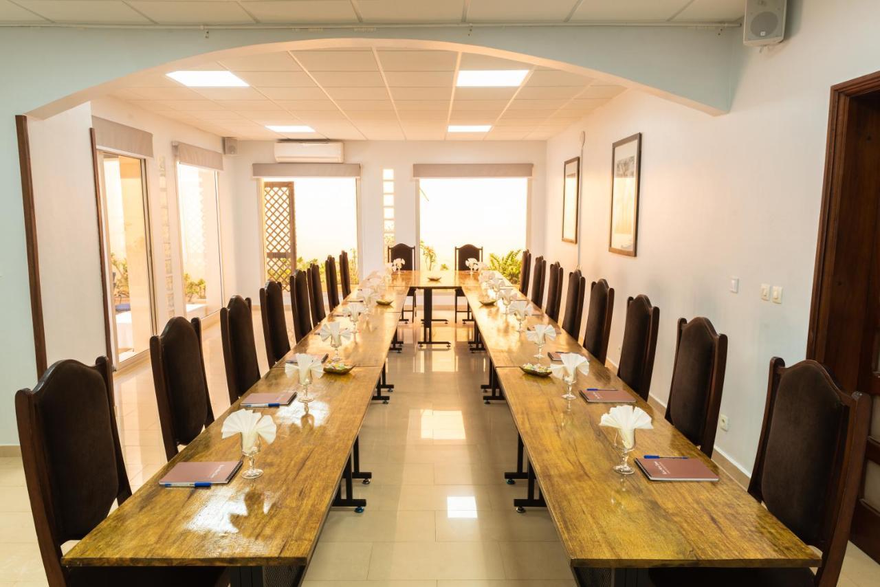 דקר Le Lodge Des Almadies מראה חיצוני תמונה