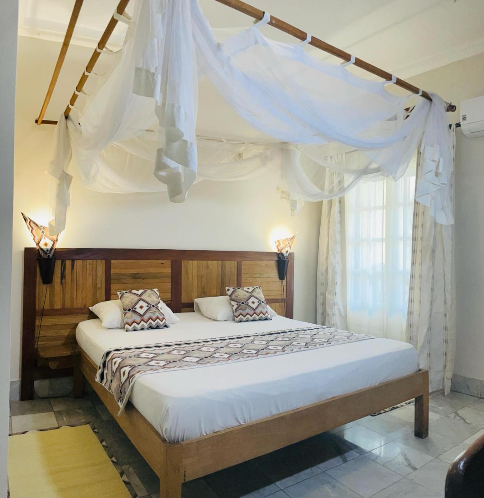 דקר Le Lodge Des Almadies מראה חיצוני תמונה
