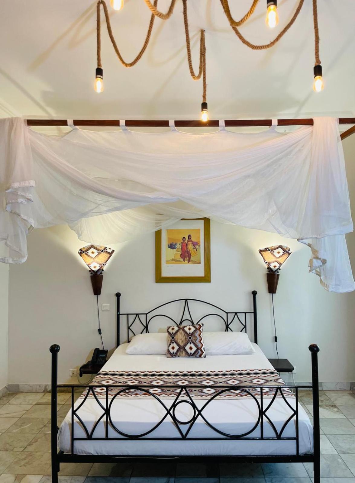 דקר Le Lodge Des Almadies מראה חיצוני תמונה