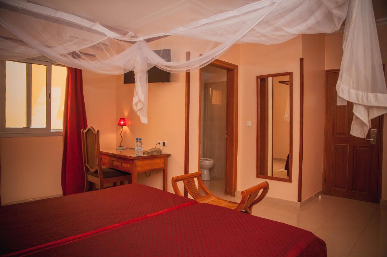 דקר Le Lodge Des Almadies מראה חיצוני תמונה
